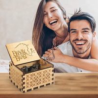 Boîte à musique personnalisée directe d'usine en bois pour les vacances Coffrets cadeaux en bois Artisanat en bois cédé avec une poignée