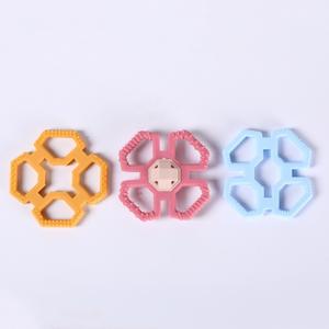 Jouets de dentition pour enfants, éducation Montessori, jouets de dentition en <span class=keywords><strong>silicone</strong></span> souple pour bébés, hochets à saisir à la main, jouets à mâcher en forme de baseball - Product Image 3