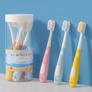 Brosse à dents à poils souples Little Cow Adventure Square Hole pour enfants de 3 à 12 ans, soins dentaires, usage domestique - Product Image 3
