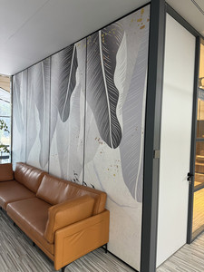 ผนังกั้นสำเร็จรูปสำหรับโรงงาน ผนังกั้นแบบโมดูลาร์ที่ปรับแต่งได้สำหรับการแบ่งพื้นที่ในบ้านหรือสำนักงาน พร้อมบริการพิมพ์ภาพ - Product Image 3