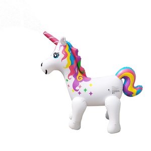 Grandes jouets gonflables licorne pour jardin et fêtes, avec fonction de pulvérisation d'eau - Product Image 1