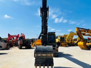 Excavatrice sur chenilles HYUNDAI HX220S d'origine, modèle 2023, moteur Cummins, pompe, roulement, cabine confortable, engrenage/moteur pour travaux de terrassement - Product Image 4