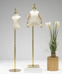 Soporte de tienda de ropa para niños a la moda, Base de Metal, brazo de madera ajustable, parte superior del cuerpo, ropa ficticia para niños, maniquí Unisex - Product Image 5
