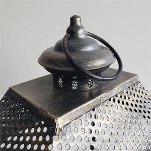 <span class=keywords><strong>Lot</strong></span> De 3 <span class=keywords><strong>Pas</strong></span> <span class=keywords><strong>Cher</strong></span> Lanterne Marocaine <span class=keywords><strong>Bougie</strong></span> Décoration De La Maison Lanterne <span class=keywords><strong>En</strong></span> Métal <span class=keywords><strong>En</strong></span> Vente - Product Image 4