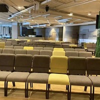 Chaises d'auditorium empilables en gros, chaises d'église modernes en tissu durable, adaptées aux églises, théâtres et hôtels