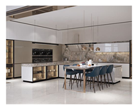 Cuisine moderne sur mesure haut de gamme avec îlot, design d'armoires intégrées d'usine, importée