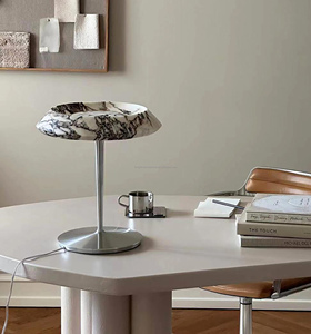 Lampe de <span class=keywords><strong>table</strong></span> <span class=keywords><strong>vintage</strong></span> Calacatta pour alto en marbre Lampe de bureau design à base métallique Lampe de <span class=keywords><strong>table</strong></span> de salon et d'ornement en marbre Éclairage LED - Product Image 5