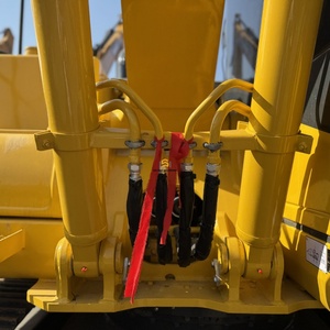 Excavadora de orugas hidráulica usada Komatsu PC160LC-7 de 16 toneladas, eficiente, robusta y con pocas horas de uso, para ingeniería municipal. - Product Image 6