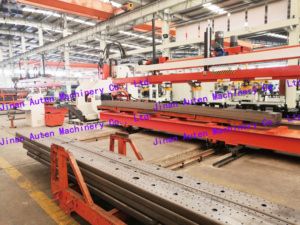 Ligne de machines de poinçonnage CNC hydrauliques automatiques à <span class=keywords><strong>plaque</strong></span> plane <span class=keywords><strong>pour</strong></span> camions légers automobiles <span class=keywords><strong>pour</strong></span> le traitement des tôles métalliques - Product Image 2