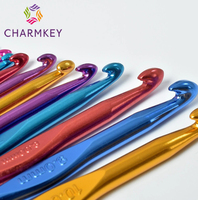 Kit de Crochet Ergonomique Charmkey, 12 Tailles, 2.0-8.0mm, Aiguilles à Manche en Aluminium Coloré, pour Tricot à la Main