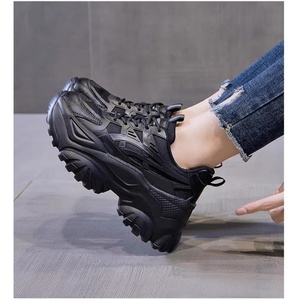 Zapatos Deportivos Cómodos de Alta Calidad al por Mayor, Zapatillas de Malla Transpirable a la Moda para Parejas, para Mujer - Product Image 2
