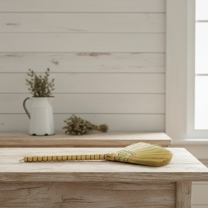 Escoba de hierba de sorgo natural hecha a mano, escoba tradicional para limpieza de pisos con mango de madera para barrer en el hogar y al aire libre - Product Image 5