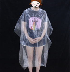 Delantal de Barbero Transparente de PE, Delantal Desechable para Corte de Cabello, Capas de Plástico para Champú, Delantal Protector para Salón de Belleza - Product Image 6