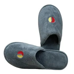 Groothandel Luxe Zachte Grijze Kleur Koraal Fluwelen Hotel Wegwerp Slippers Wasbaar Met Custom Borduurlogo