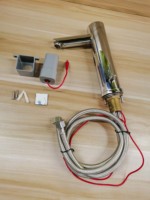 Robinet de salle de bain moderne tout-en-un à montage sur plan, en laiton, avec électrovanne intégrée et capteur automatique sans contact