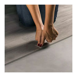 Revêtement de sol en planches de vinyle PVC SPC à âme rigide en composite pierre-plastique résistant aux intempéries pour usage domestique - Product Image 1