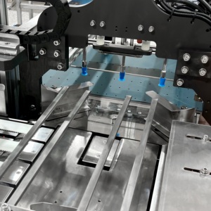 Machine d'emballage entièrement automatique et personnalisée à double poussée pour gants, kits jetables quatre pièces et autres produits - Product Image 2
