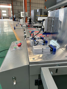 Machine à scier les profilés <span class=keywords><strong>de</strong></span> vitrage en aluminium CNC haute précision 90 °   Machine <span class=keywords><strong>de</strong></span> découpe pour la fabrication <span class=keywords><strong>de</strong></span> fenêtres et <span class=keywords><strong>de</strong></span> portes en aluminium - Product Image 5