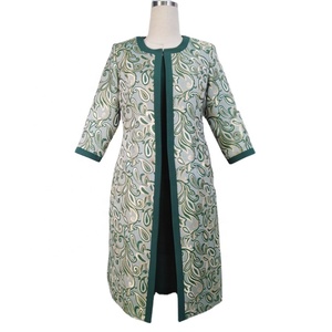Vestido Largo con Estampado Africano Talla Extra Grande para Novias con Abrigo - Product Image 3