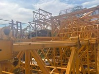 Le 5 octobre 2021, il ne restait que 3 unités du modèle 5013. La hauteur indépendante était de 40 mètres.