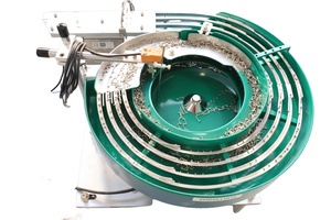 Yüksek Hassasiyetli Ayarlanabilir Frekanslı Paslanmaz Çelik Parçalar Titreşimli Besleyici, Motor Çekirdek Bileşenleri ve 1 Yıl Garanti ile - Product Image 4