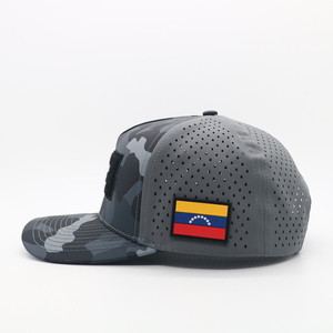 Gorra de Béisbol Impermeable de Alto Rendimiento para Exteriores con Perforaciones Láser, Apliques Bordados y Parche de PVC Personalizado con Cierre de Gancho y Bucle - Product Image 2