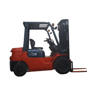 Montacargas Diésel Toyota Usado de 3 Toneladas, Mástil de Dos Etapas, Operación Sentado, con Longitud de Horquilla de 1070 mm y Ancho de Horquilla de 125 mm para Uso en Exteriores - Product Image 1