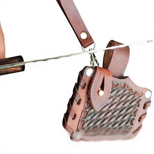 Couteau en acier forgé à la main personnalisé avec manche en bois, lame en forme de pied de mouton, pour le camping et les activités de plein air - Product Image 2