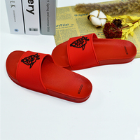 Sandales plates en PVC personnalisées pour hommes avec logo en relief, antidérapantes, soutien de la voûte plantaire, imperméables, amortissantes, pour l'extérieur, pour l'hiver