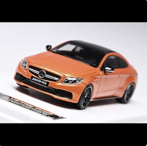 Modelo <span class=keywords><strong>Howie</strong></span> 1:64 Mercedes- C63s AMG W205 Naranja Atardecer, Aleación de Metal Fundido a Presión, Juguete Personalizado, Decoración del Hogar, Regalo, 110V - Product Image 4