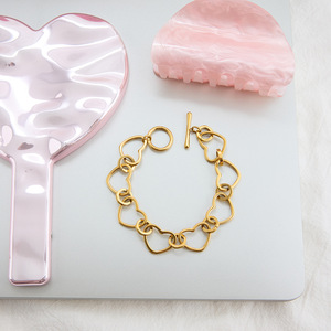 Pulsera de Cadena con Corazón, Chapada en Oro de 18K, Acero Inoxidable, Cierre OT, Joyería Unisex, Regalo - Product Image 4