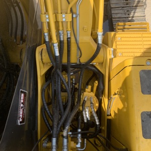 Excavadora de cadenas Komatsu PC110 Midi de 11 toneladas, usada, fabricada en Japón, a bajo precio, con motor, caja de cambios y bomba incluidos, en venta. - Product Image 4