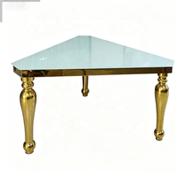 Table de mariage en acier inoxydable doré, forme triangulaire, plateau blanc, pieds tournés, table modulaire pour événements