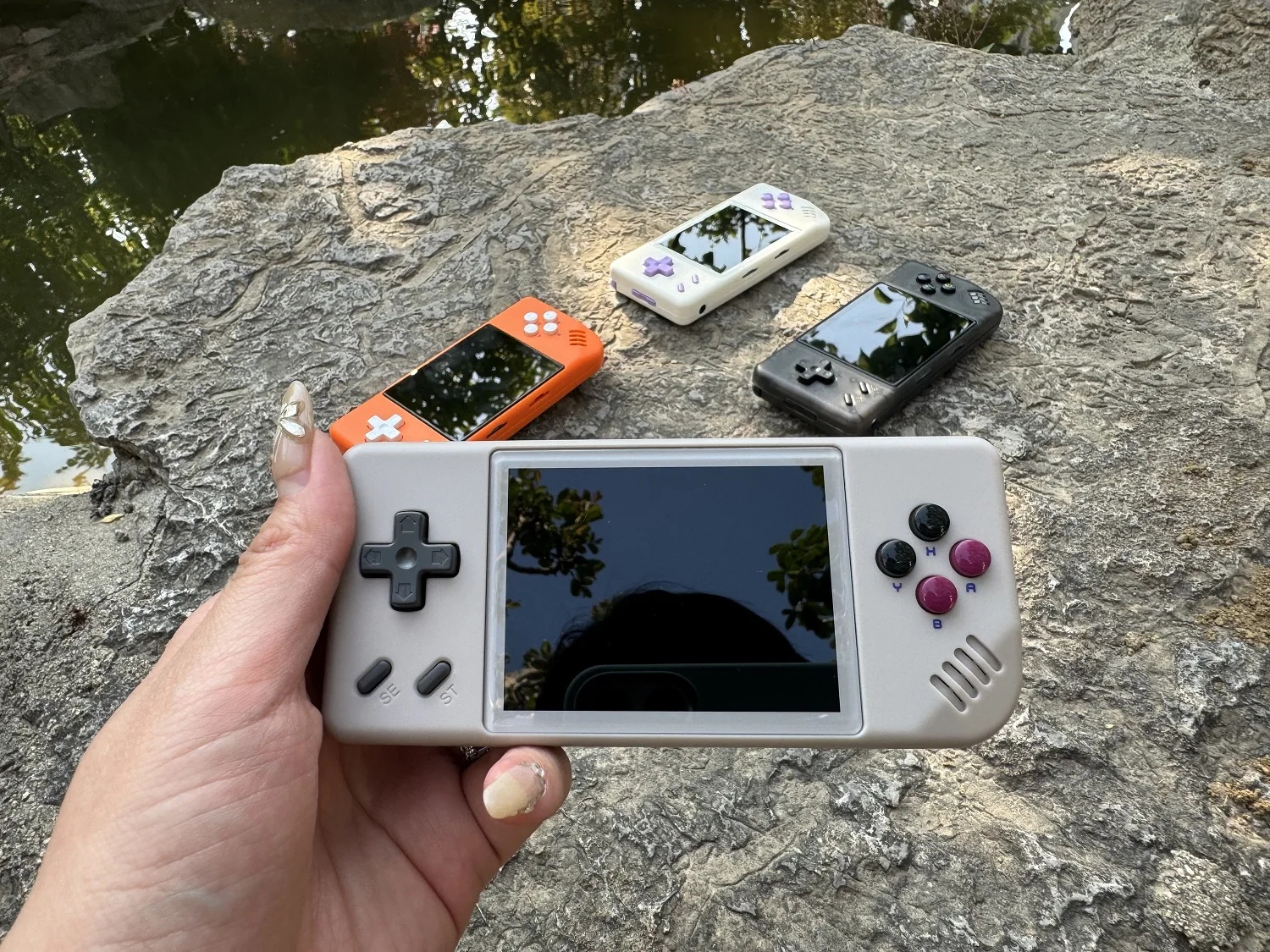 ANBERNIC RG28XX グレー 24_600x600.jpg?v=1725525205