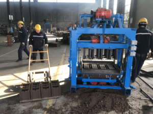 Lingchuang Hydraulic Automatic Cement <strong>Block</strong> <strong>Making</strong> <strong>Machine</strong> For Small Business - Product Image 3