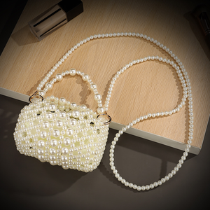 Sac de soirée tissé à la main 2025 – Nouveaux sacs à main élégants, sac fourre-tout bandoulière tissé de perles tendance, sacs fourre-tout de luxe pour femmes de créateur - Product Image 1