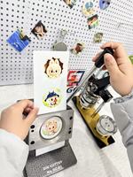 Nouvelle machine manuelle en aluminium de 58 mm pour la fabrication de badges, aimants de réfrigérateur et porte-clés