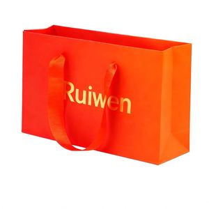 Proveedor Mayorista de Bolsas de Papel de Regalo de Lujo con Diseño Impreso Personalizado, Color en Relieve y Logotipo Estampado en Oro - Product Image 3