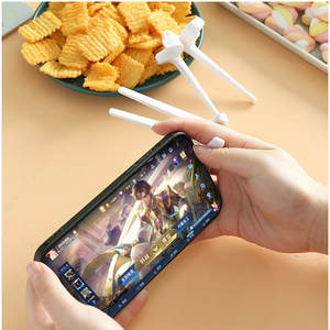 Baguettes mains libres en plastique réutilisables pour <span class=keywords><strong>manger</strong></span> sans les mains, pinces alimentaires pour camping, collation/jeu, anti-salissure, outil de cuisine (assortiment) - Product Image 5