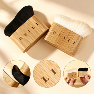 Pinceau autobronzant à manche en bois pour le corps, idéal pour les autobronzants et les lotions bronzantes - Product Image 2