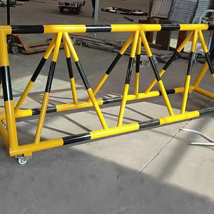 Garde-corps anti-collision pour chevaux barrage routier mobile bloquant les véhicules scolaires portail anti-explosion barbelé avertissement de trafic - Product Image 1