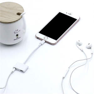 Популярный адаптер-разветвитель 2-в-1 для зарядки и аудио: двойной разъем для наушников Aux для iPhone/iPad (серия iOS), L на L + 3,5 мм - Product Image 5