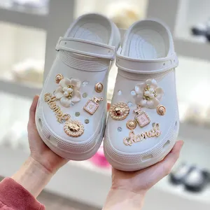 Accessoires de chaussures en alliage de luxe de haute qualité, bricolage fleur strass amovible charme de bijoux en plastique