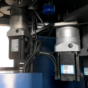 НОВИНКА! Горячая продажа: Автоматический станок для гибки и профилирования алюминиевых и нержавеющих стальных рам с ЧПУ, 2200 Вт, для световых коробов, гарантия 1 год. - Product Image 5