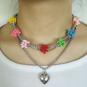 Collier à fleurs multicouches de style coréen, collier en alliage de zinc pour femmes avec pendentif en forme de cœur, bijoux tendance - Product Image 1