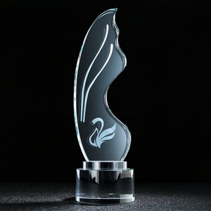 Nouveau danseur papillon Design personnalisé trophée Souvenir opéra et Musical K9 optique verre clair cristal Logo cadeau - Product Image 1