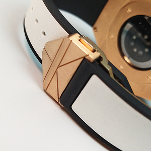 เคสสำหรับอัลตร้าที่กำหนดเองหรูหรายางฟลูออรีน49มม. กรอบโลหะไทเทเนียมชุบทองแท้ - Product Image 3