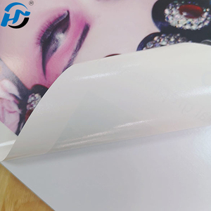 Papel pintado de <span class=keywords><strong>vinilo</strong></span> de alta adherencia <span class=keywords><strong>para</strong></span> <span class=keywords><strong>cascos</strong></span> de motocicleta 100mic polímero extraíble autoadhesivo envolturas gráficas <span class=keywords><strong>pegatinas</strong></span> de salida de aire <span class=keywords><strong>para</strong></span> coche - Product Image 4