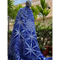 Motif Adire Alabela Batik dessiné à la main sur tissu en mousseline