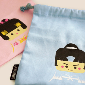 Sac à cordon de serrage de dessin animé japonais, sac de rangement multifonction bleu clair et rouge pour le déjeuner - Product Image 3